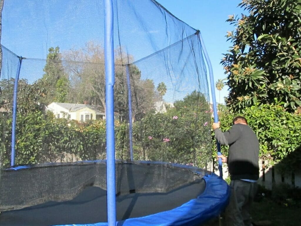 how to attach net to trampoline