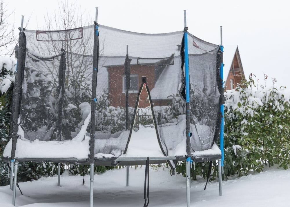 how to winterize a trampoline in 3 effective ways