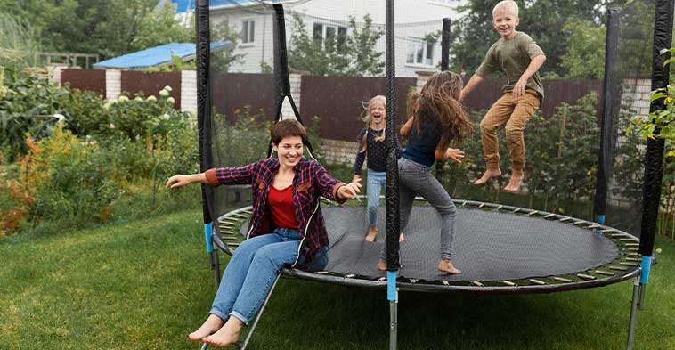 how much weight can a trampoline hold